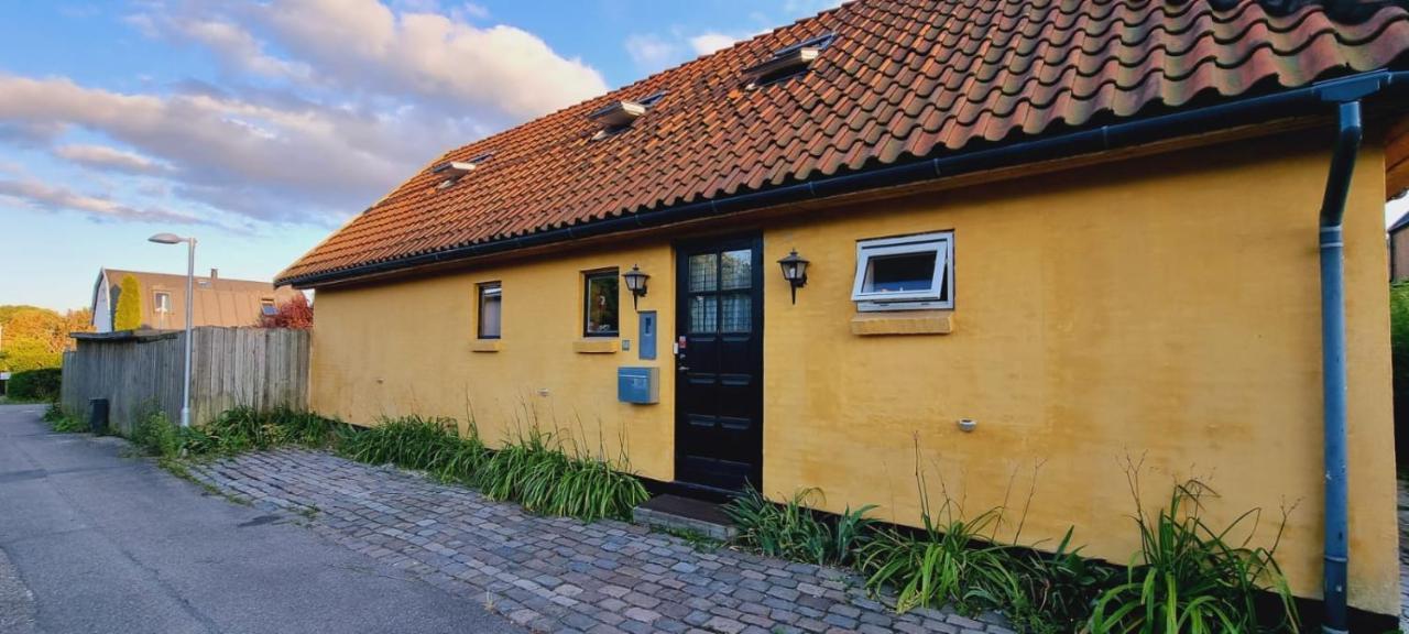 Yellow House Hostel Kopenhagen Exterior foto